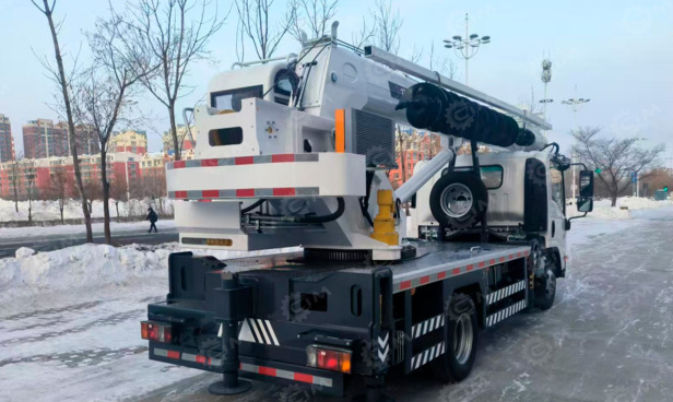 Автокран на шасси ISUZU 4x2 дв 151kw крановая установка FURUNKANG WGS12 гп 12т стрела 33м с бур - Мобильный кран: фото 1 Автокран на шасси ISUZU 4x2 дв 151kw крановая установка FURUNKANG WGS12 гп 12т стрела 33м с бур - Мобильный кран: фото 1