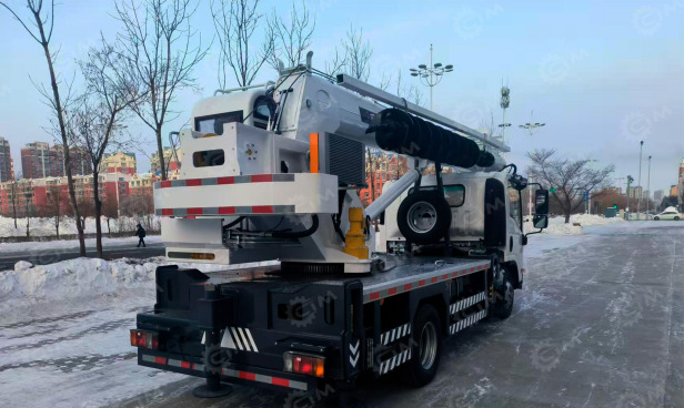 Автокран на шасси ISUZU 4x4 дв 151kw крановая установка FURUNKANG S3004 гп 12т 4 секции стрела - Мобильный кран: фото 1 Автокран на шасси ISUZU 4x4 дв 151kw крановая установка FURUNKANG S3004 гп 12т 4 секции стрела - Мобильный кран: фото 1