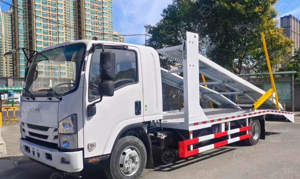 Автовоз на 2 машины на шасси ISUZU 4x2 гп 6т дв 139kw (со спальным местом) - Автовоз: фото 1 Автовоз на 2 машины на шасси ISUZU 4x2 гп 6т дв 139kw (со спальным местом) - Автовоз: фото 1