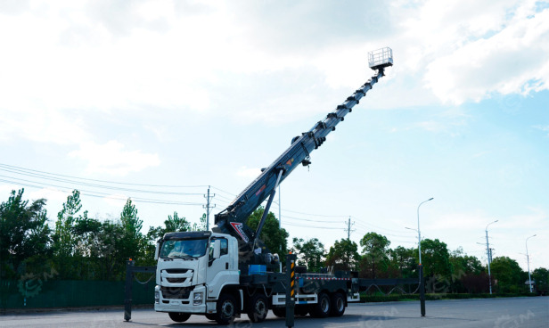 Автовышка Qingling на шасси ISUZU 8Х4 дв 221kw высота подъёма 70м - Грузовик с подъемником: фото 1 Автовышка Qingling на шасси ISUZU 8Х4 дв 221kw высота подъёма 70м - Грузовик с подъемником: фото 1