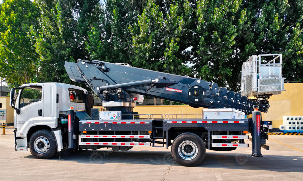 Автовышка на шасси ISUZU 4Х2 дв 221Kw. высота подъёма 56м - Грузовик с подъемником: фото 1 Автовышка на шасси ISUZU 4Х2 дв 221Kw. высота подъёма 56м - Грузовик с подъемником: фото 1