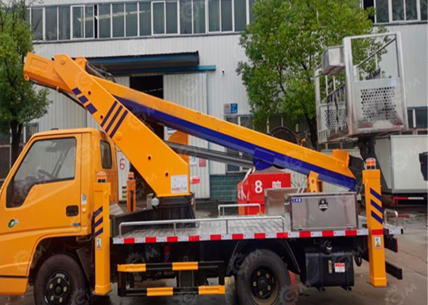 Автовышка на шасси ISUZU 4Х2 дв 96kw без кабины высота подъёма 18м - Грузовик с подъемником: фото 1 Автовышка на шасси ISUZU 4Х2 дв 96kw без кабины высота подъёма 18м - Грузовик с подъемником: фото 1