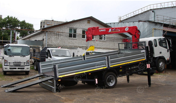 Бортовой грузовик ISUZU 4x2 дв 139kw гп 6 тонн c кму XCMG SQS125 гп 5т, 4 секции, стрела 11,2м, - Грузовик бортовой/ Платформа: фото 1 Бортовой грузовик ISUZU 4x2 дв 139kw гп 6 тонн c кму XCMG SQS125 гп 5т, 4 секции, стрела 11,2м, - Грузовик бортовой/ Платформа: фото 1