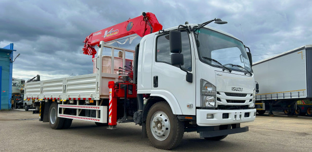 Бортовой грузовик ISUZU 4x2 дв 139kw гп 6т, c КМУ UNIC URV635YK гп 6,3т 5 секций, стрела 13.98м - Грузовик бортовой/ Платформа: фото 1 Бортовой грузовик ISUZU 4x2 дв 139kw гп 6т, c КМУ UNIC URV635YK гп 6,3т 5 секций, стрела 13.98м - Грузовик бортовой/ Платформа: фото 1