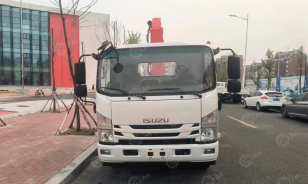 Бортовой грузовик ISUZU 4x2 дв 151kw гп 6 тонн, кабина ELF с КМУ UNIC V500-4 гп 5т, 4 секции, c - Грузовик бортовой/ Платформа: фото 1 Бортовой грузовик ISUZU 4x2 дв 151kw гп 6 тонн, кабина ELF с КМУ UNIC V500-4 гп 5т, 4 секции, c - Грузовик бортовой/ Платформа: фото 1