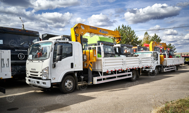 Бортовой грузовик ISUZU 4x2 дв 151kw гп 6 тонн, кабина ELF с КМУ XCMG SQS125 гп 5т, 4 секции, c - Грузовик бортовой/ Платформа: фото 1 Бортовой грузовик ISUZU 4x2 дв 151kw гп 6 тонн, кабина ELF с КМУ XCMG SQS125 гп 5т, 4 секции, c - Грузовик бортовой/ Платформа: фото 1