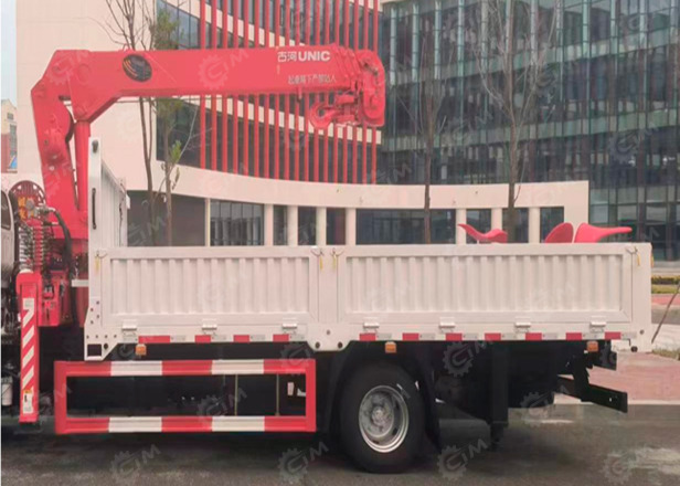 Бортовой грузовик ISUZU 4x2 гп 10 тонн дв 177 kw c кму UNIC UR V1004 гп 10 тонн 13.6м - Грузовик бортовой/ Платформа: фото 1 Бортовой грузовик ISUZU 4x2 гп 10 тонн дв 177 kw c кму UNIC UR V1004 гп 10 тонн 13.6м - Грузовик бортовой/ Платформа: фото 1