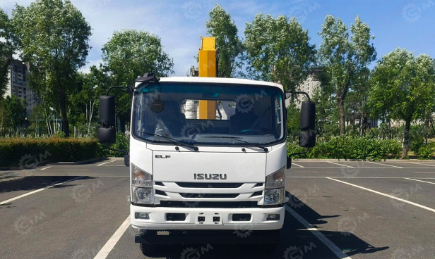 Бортовой грузовик ISUZU 4x4 дв 151kw кабина Elf гп 6 тонн c КМУ CHANG XING SQS157 гп 6,3т 4 сек - Грузовик бортовой/ Платформа: фото 1 Бортовой грузовик ISUZU 4x4 дв 151kw кабина Elf гп 6 тонн c КМУ CHANG XING SQS157 гп 6,3т 4 сек - Грузовик бортовой/ Платформа: фото 1