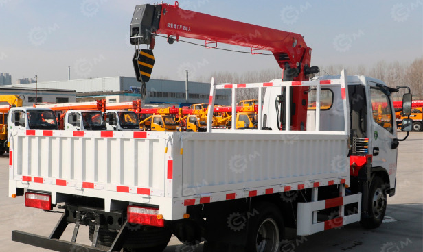 Бортовой грузовик ISUZU 4x4 дв 96 kw гп 3т с кму FURUNKANG S803 гп 3,2т 3 секций, стрела 7,57м - Грузовик бортовой/ Платформа: фото 1 Бортовой грузовик ISUZU 4x4 дв 96 kw гп 3т с кму FURUNKANG S803 гп 3,2т 3 секций, стрела 7,57м - Грузовик бортовой/ Платформа: фото 1