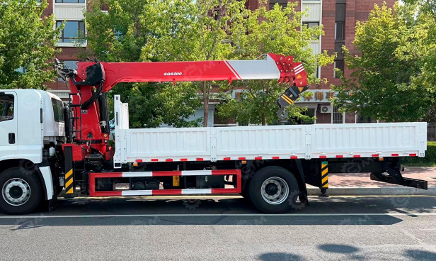 Бортовой грузовик ISUZU 6x4 дв 221kw гп 10 тонн c кму WANBANG SQS200-5 гп 8 тонн 5 секции, стре - Грузовик бортовой/ Платформа: фото 1 Бортовой грузовик ISUZU 6x4 дв 221kw гп 10 тонн c кму WANBANG SQS200-5 гп 8 тонн 5 секции, стре - Грузовик бортовой/ Платформа: фото 1