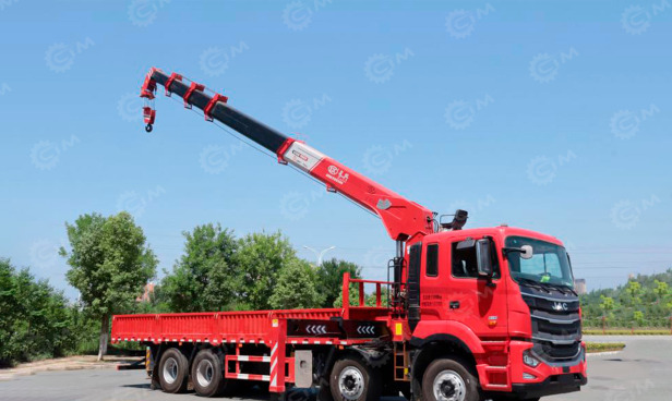 Бортовой грузовик ISUZU 8x4 дв 279kw с КМУ CHANG XING SQS350-5 гп 14 тонн 5 секций длина стрелы - Грузовик бортовой/ Платформа: фото 1 Бортовой грузовик ISUZU 8x4 дв 279kw с КМУ CHANG XING SQS350-5 гп 14 тонн 5 секций длина стрелы - Грузовик бортовой/ Платформа: фото 1