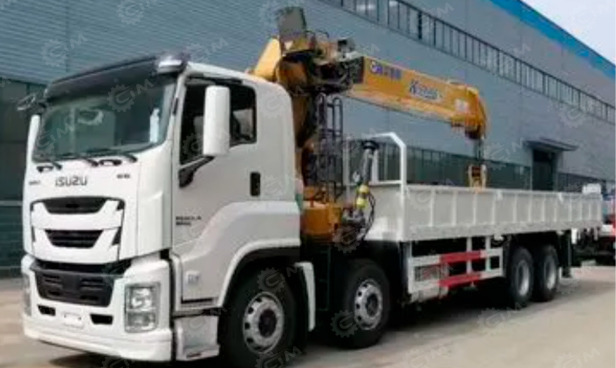 Бортовой грузовик ISUZU 8x4 дв 279kw с КМУ XCMG SQS350-5 гп 14 тонн 5 секций длина стрелы 19,6м - Грузовик бортовой/ Платформа: фото 1 Бортовой грузовик ISUZU 8x4 дв 279kw с КМУ XCMG SQS350-5 гп 14 тонн 5 секций длина стрелы 19,6м - Грузовик бортовой/ Платформа: фото 1