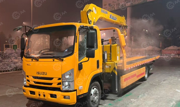 Эвакуатор ISUZU 4x2 дв 151kw (кабина Elf P700 со спальным местом) с КМУ XCMG SQS125-4 гп 5т с - Эвакуатор: фото 1 Эвакуатор ISUZU 4x2 дв 151kw (кабина Elf P700 со спальным местом) с КМУ XCMG SQS125-4 гп 5т с - Эвакуатор: фото 1