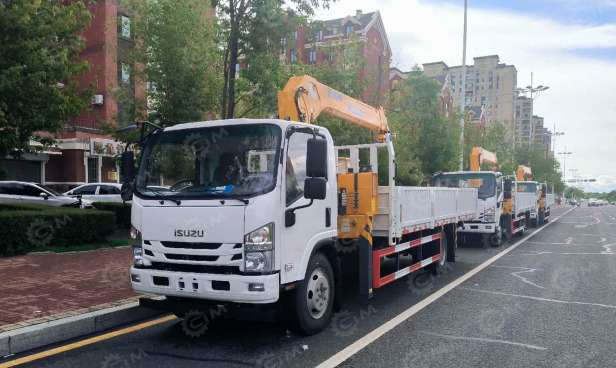 Эвакуатор на шасси ISUZU 4x2 дв 139kw гп 3т, с КМУ XCMG SQ3.2SK2Q гп 3,2т платформа не сдвижная - Эвакуатор: фото 1 Эвакуатор на шасси ISUZU 4x2 дв 139kw гп 3т, с КМУ XCMG SQ3.2SK2Q гп 3,2т платформа не сдвижная - Эвакуатор: фото 1