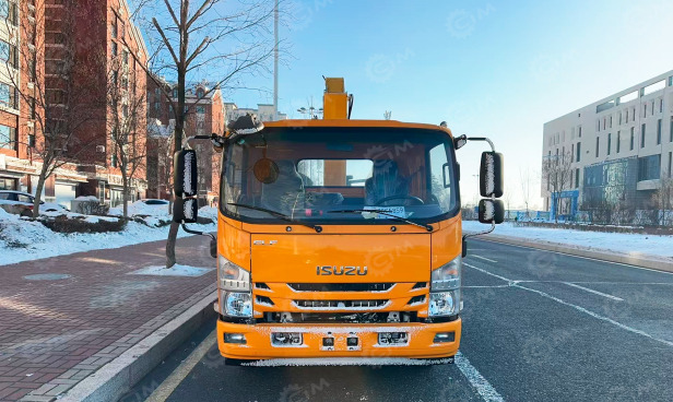 Эвакуатор на шасси ISUZU 4x2 дв 151kw Elf P700 с КМУ XCMG SQS68-3 гп 3,2т платформа не сдвижная - Эвакуатор: фото 1 Эвакуатор на шасси ISUZU 4x2 дв 151kw Elf P700 с КМУ XCMG SQS68-3 гп 3,2т платформа не сдвижная - Эвакуатор: фото 1
