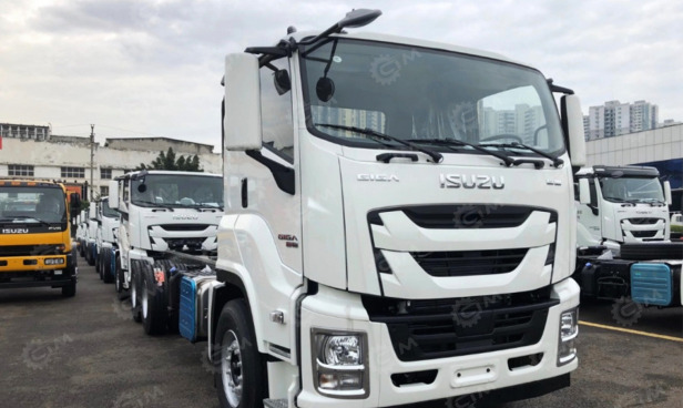 Эвакуатор на шасси ISUZU 6x4 дв 338Kw гп 15т с гидравлическим КМУ SANY SPK15500A гп 6.1т, гидра - Эвакуатор: фото 1 Эвакуатор на шасси ISUZU 6x4 дв 338Kw гп 15т с гидравлическим КМУ SANY SPK15500A гп 6.1т, гидра - Эвакуатор: фото 1