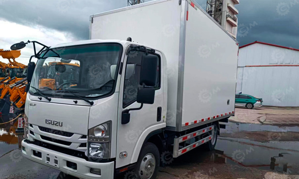 Фургон изотермический на шасси ISUZU 4х2 дв 110 kw гп 4т (5500×2300×2350) - Изотермический грузовик: фото 1 Фургон изотермический на шасси ISUZU 4х2 дв 110 kw гп 4т (5500×2300×2350) - Изотермический грузовик: фото 1