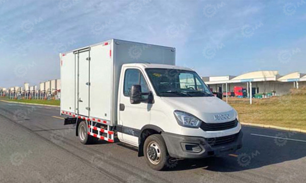 Фургон промтоварный на шасси IVECO 4х2 дв 107 kw (фургон 3422х2020х1950) - Фургон с закрытым кузовом: фото 1 Фургон промтоварный на шасси IVECO 4х2 дв 107 kw (фургон 3422х2020х1950) - Фургон с закрытым кузовом: фото 1