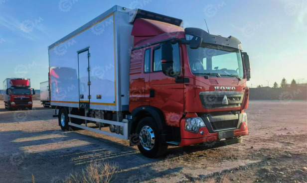 Фургон рефрижератор HOWO T5G 4х2 дв 280лс кузов 6650х2460х2580 c боковой дверью холодильная уст - Рефрижератор: фото 1 Фургон рефрижератор HOWO T5G 4х2 дв 280лс кузов 6650х2460х2580 c боковой дверью холодильная уст - Рефрижератор: фото 1