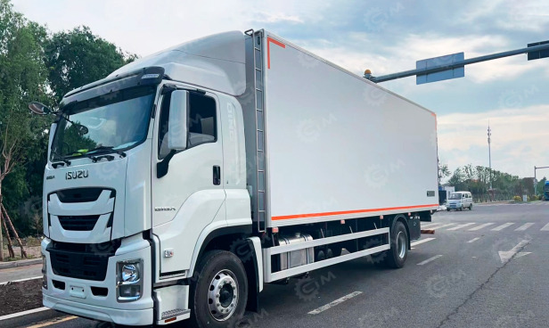 Фургон рефрижератор на шасси ISUZU 4х2 дв 151kw гп 10 тонн (фургон 7400*2410*2500 18 европалет) - Рефрижератор: фото 1 Фургон рефрижератор на шасси ISUZU 4х2 дв 151kw гп 10 тонн (фургон 7400*2410*2500 18 европалет) - Рефрижератор: фото 1