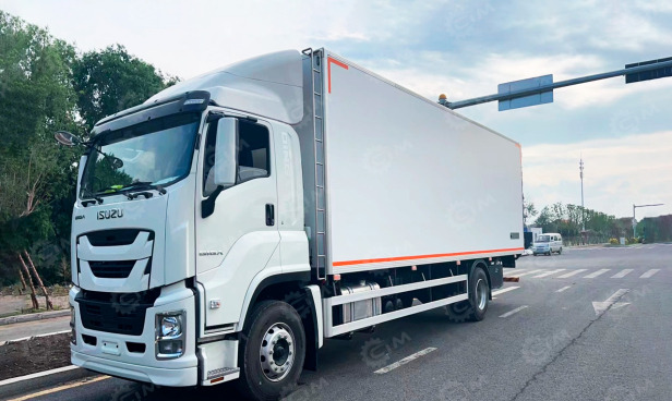 Фургон рефрижератор на шасси ISUZU 4х2 дв 177kw гп 11 тонн (фургон 7400*2410*2500 18 европалет) - Рефрижератор: фото 1 Фургон рефрижератор на шасси ISUZU 4х2 дв 177kw гп 11 тонн (фургон 7400*2410*2500 18 европалет) - Рефрижератор: фото 1