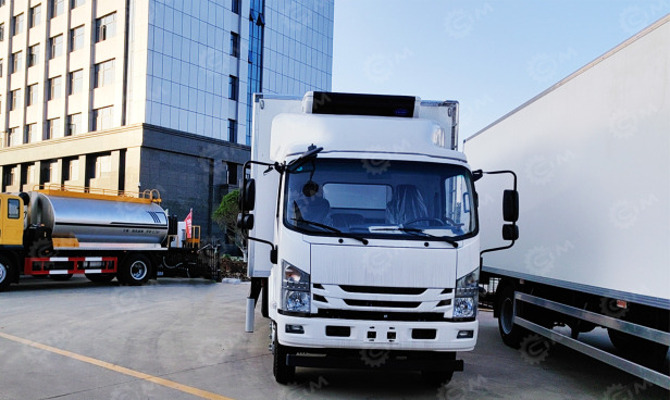 Фургон рефрижератор на шасси ISUZU 4х2 дв 96Kw гп 4т фургон 4200х2200х2200 Холодильная установк - Рефрижератор: фото 1 Фургон рефрижератор на шасси ISUZU 4х2 дв 96Kw гп 4т фургон 4200х2200х2200 Холодильная установк - Рефрижератор: фото 1