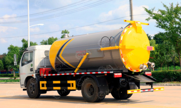 Илосос на шасси ISUZU 4x2 дв 139kw объем бочки 5м3 насос SK-15 900м3ч усиленная рама - Ассенизатор, илосос: фото 1 Илосос на шасси ISUZU 4x2 дв 139kw объем бочки 5м3 насос SK-15 900м3ч усиленная рама - Ассенизатор, илосос: фото 1