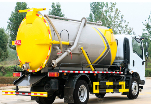 Илосос на шасси ISUZU 4x2 дв 139kw объем бочки 7м3 - Ассенизатор, илосос: фото 1