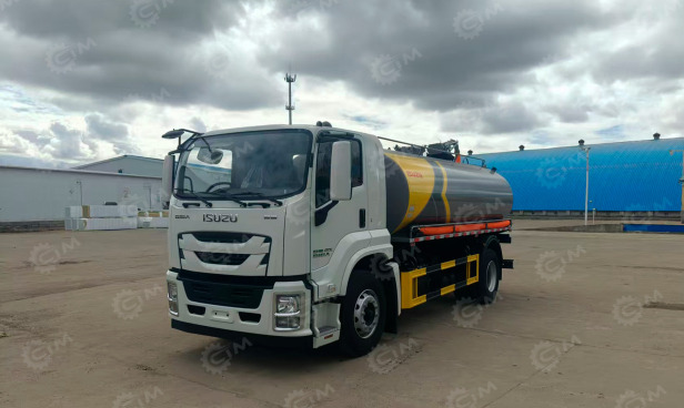 Илосос на шасси ISUZU 4x2 дв. 151KW бочка 10м3 насос SK-20 1200м3/ч - Ассенизатор, илосос: фото 1 Илосос на шасси ISUZU 4x2 дв. 151KW бочка 10м3 насос SK-20 1200м3/ч - Ассенизатор, илосос: фото 1