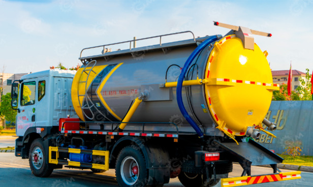 Илосос на шасси ISUZU 4x2 дв 151KW бочка 15м3 насос SK-30 1800м3ч - Ассенизатор: фото 1 Илосос на шасси ISUZU 4x2 дв 151KW бочка 15м3 насос SK-30 1800м3ч - Ассенизатор: фото 1