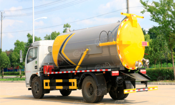 Илосос на шасси ISUZU 4x2 дв 151kw объем бочки 6м3 - Ассенизатор: фото 1 Илосос на шасси ISUZU 4x2 дв 151kw объем бочки 6м3 - Ассенизатор: фото 1