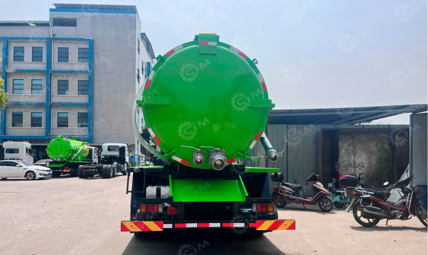 Илосос на шасси ISUZU 4x4 дв 139kw объем бочки 5м3 насос SK-15 900м3/ч усиленная рама - Ассенизатор, илосос: фото 1 Илосос на шасси ISUZU 4x4 дв 139kw объем бочки 5м3 насос SK-15 900м3/ч усиленная рама - Ассенизатор, илосос: фото 1