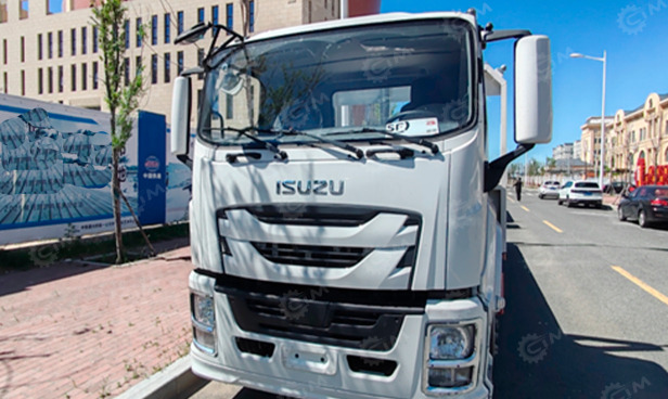 Илосос на шасси ISUZU 4x4 дв 151KW бочка 15м3 насос SK-30 1800м3ч - Ассенизатор: фото 1 Илосос на шасси ISUZU 4x4 дв 151KW бочка 15м3 насос SK-30 1800м3ч - Ассенизатор: фото 1