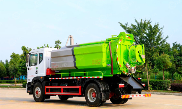 Илосос с размывом (каналопромывочная машина) на шасси ISUZU 4x2 дв 151kw бочка для сточных вод - Ассенизатор: фото 1 Илосос с размывом (каналопромывочная машина) на шасси ISUZU 4x2 дв 151kw бочка для сточных вод - Ассенизатор: фото 1