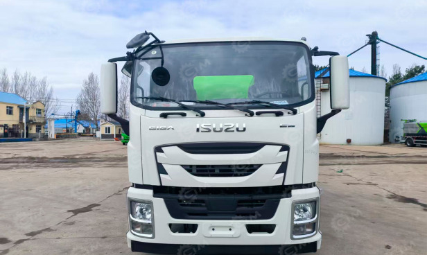 Илосос с размывом (каналопромывочная машина) на шасси ISUZU 4x2 дв 221kw бочка для сточных вод - Ассенизатор: фото 1 Илосос с размывом (каналопромывочная машина) на шасси ISUZU 4x2 дв 221kw бочка для сточных вод - Ассенизатор: фото 1