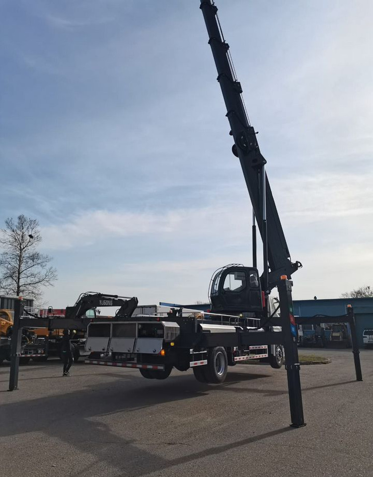 Isuzu Elf 5.2 (автогидроподъемник) - Грузовик с подъемником: фото 4 Isuzu Elf 5.2 (автогидроподъемник) - Грузовик с подъемником: фото 4