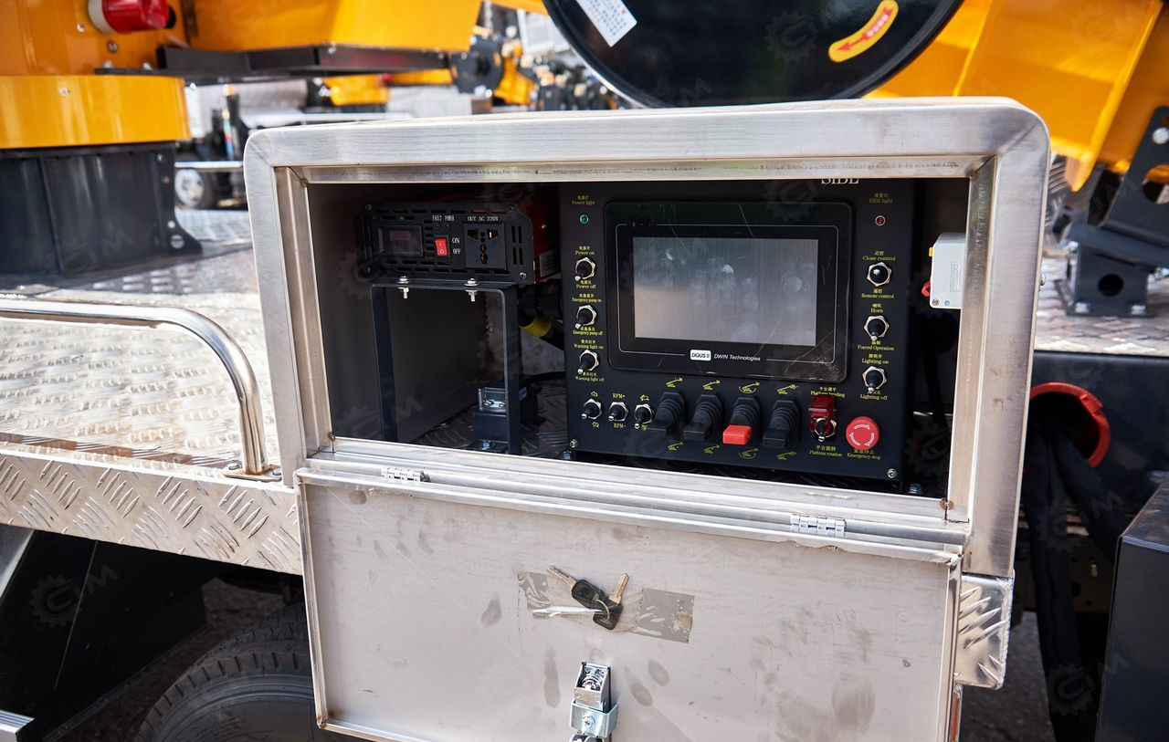 Новый Грузовик с подъемником Isuzu Elf: фото 6