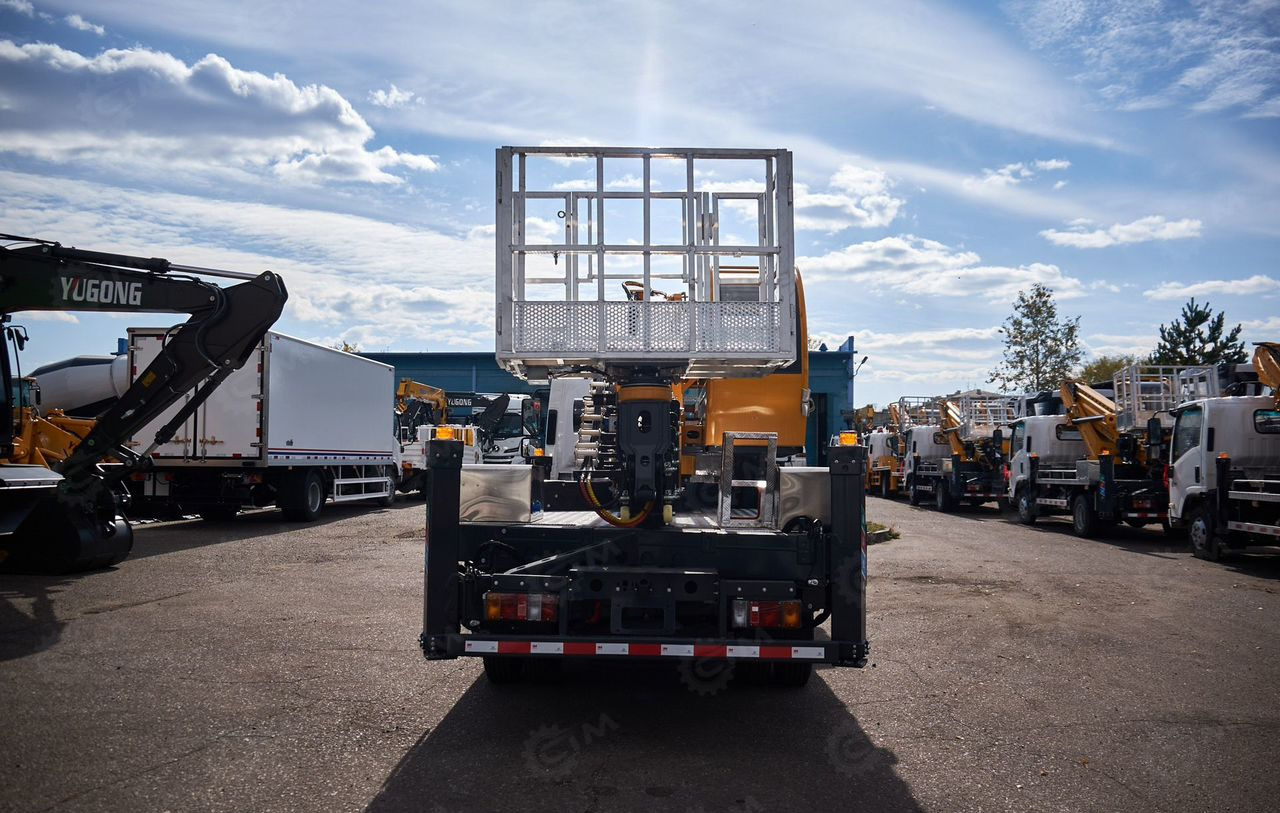 Новый Грузовик с подъемником Isuzu Elf: фото 33