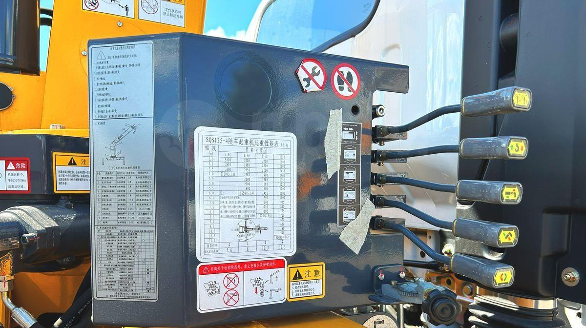 Новый Грузовик бортовой/ Платформа, Автоманипулятор Isuzu Elf: фото 9