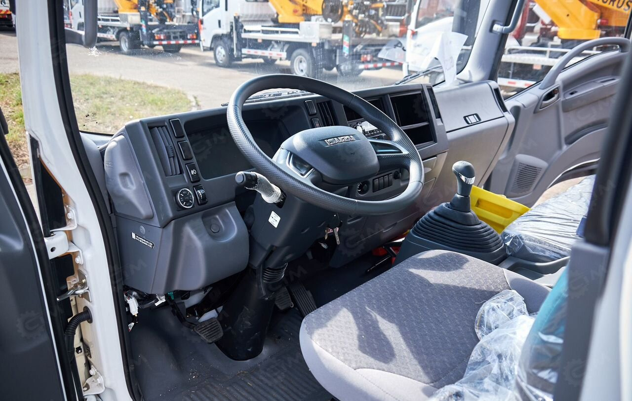 Новый Грузовик с подъемником Isuzu Elf: фото 15 Новый Грузовик с подъемником Isuzu Elf: фото 15