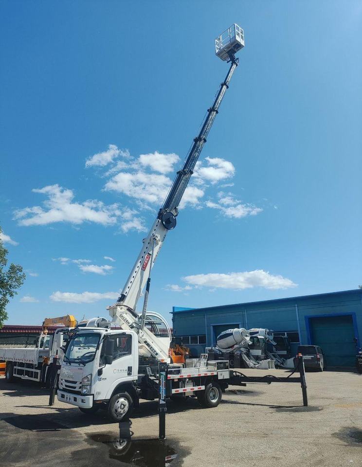 Новый Грузовик с подъемником Isuzu Elf: фото 12