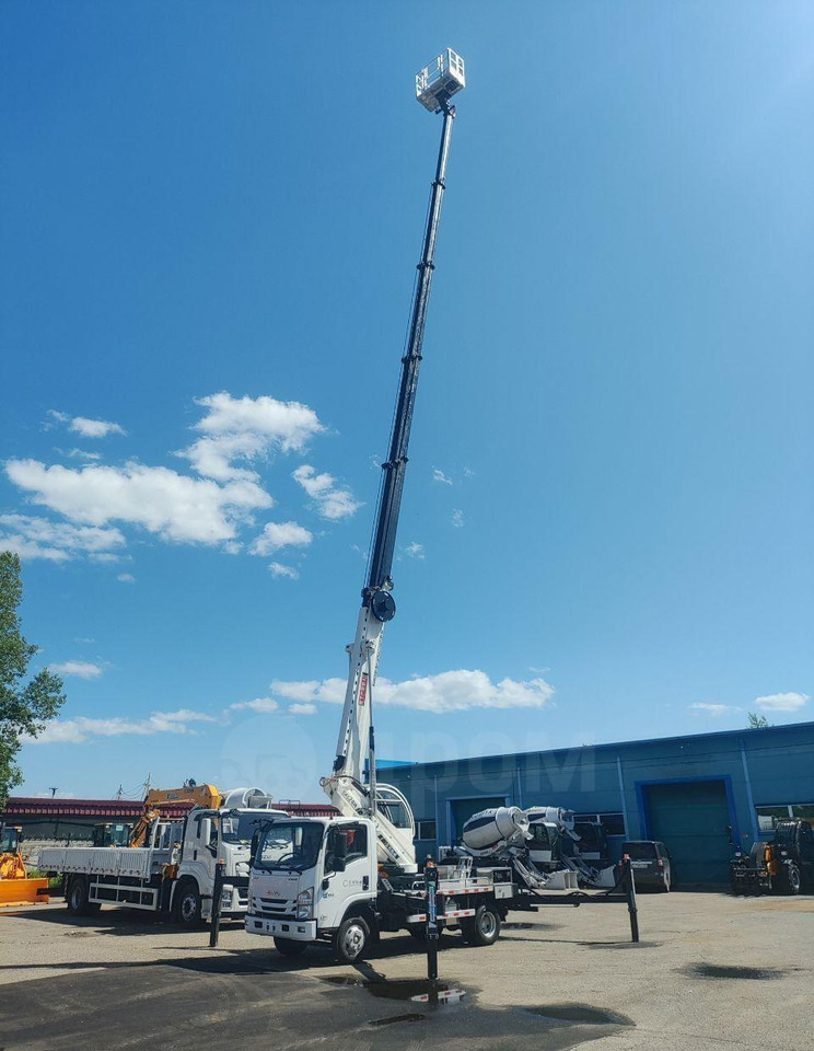 Новый Грузовик с подъемником Isuzu Elf: фото 12