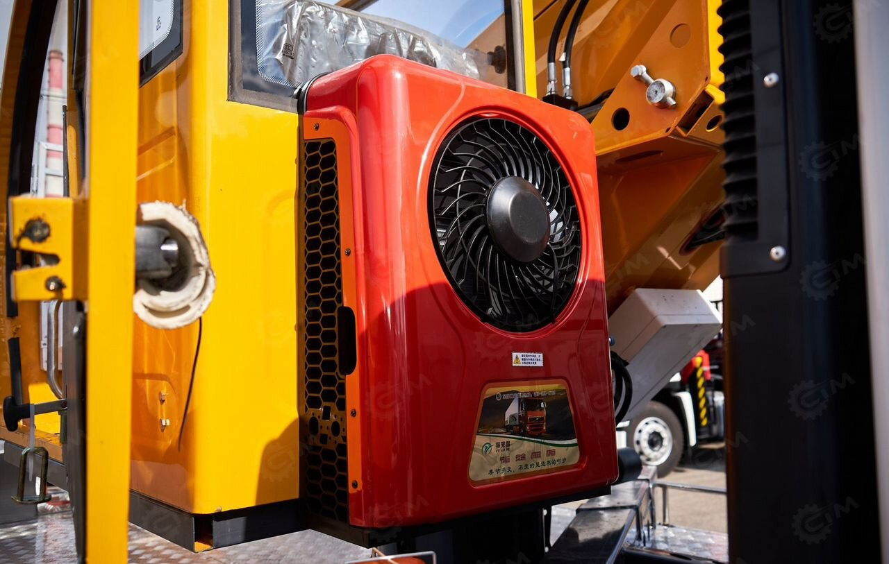 Новый Грузовик с подъемником Isuzu Elf: фото 11