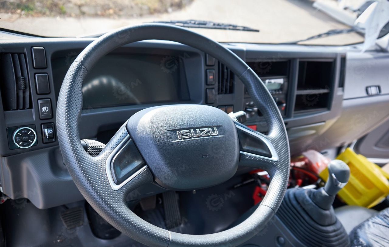 Новый Грузовик с подъемником Isuzu Elf: фото 17 Новый Грузовик с подъемником Isuzu Elf: фото 17