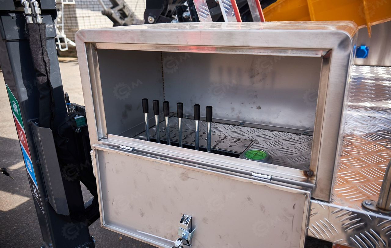 Новый Грузовик с подъемником Isuzu Elf: фото 12 Новый Грузовик с подъемником Isuzu Elf: фото 12