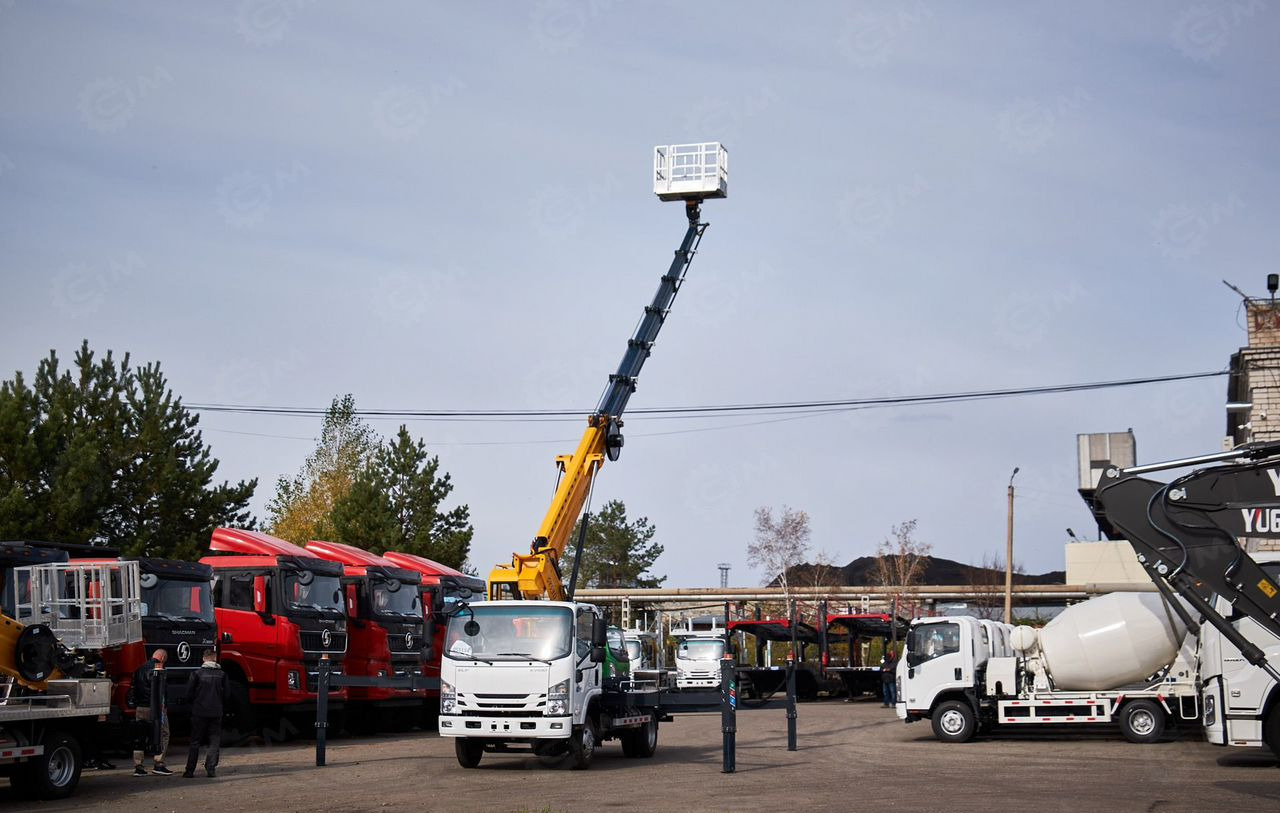 Новый Грузовик с подъемником Isuzu Elf: фото 7 Новый Грузовик с подъемником Isuzu Elf: фото 7