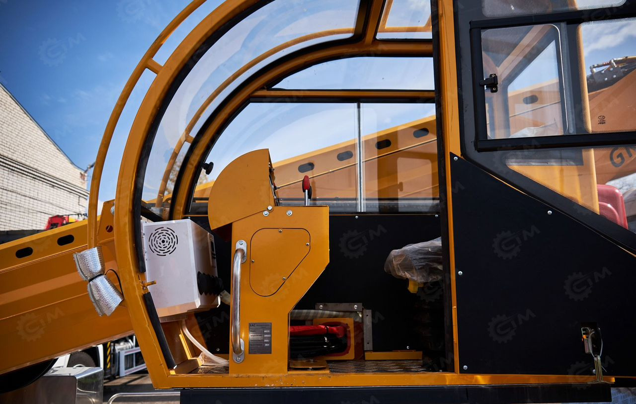 Новый Грузовик с подъемником Isuzu Elf: фото 10