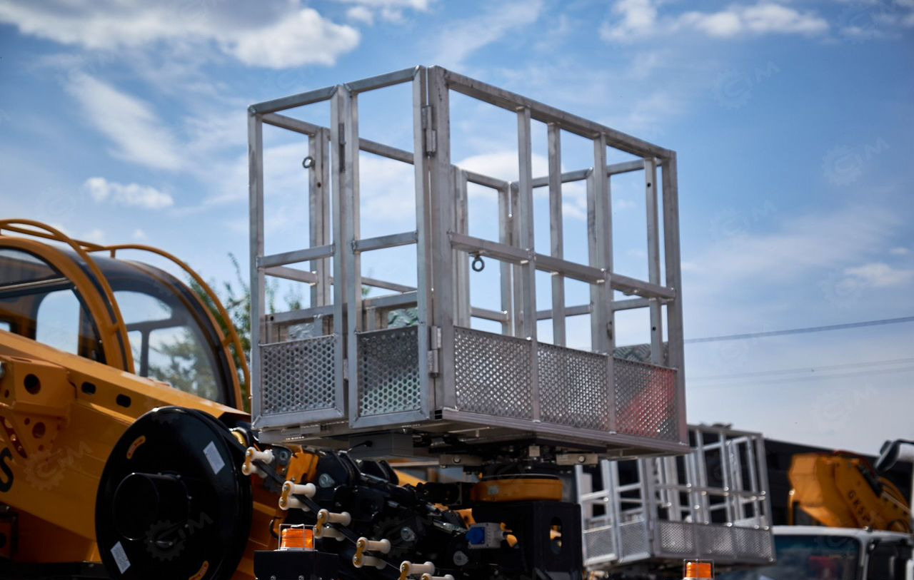 Новый Грузовик с подъемником Isuzu Elf: фото 25