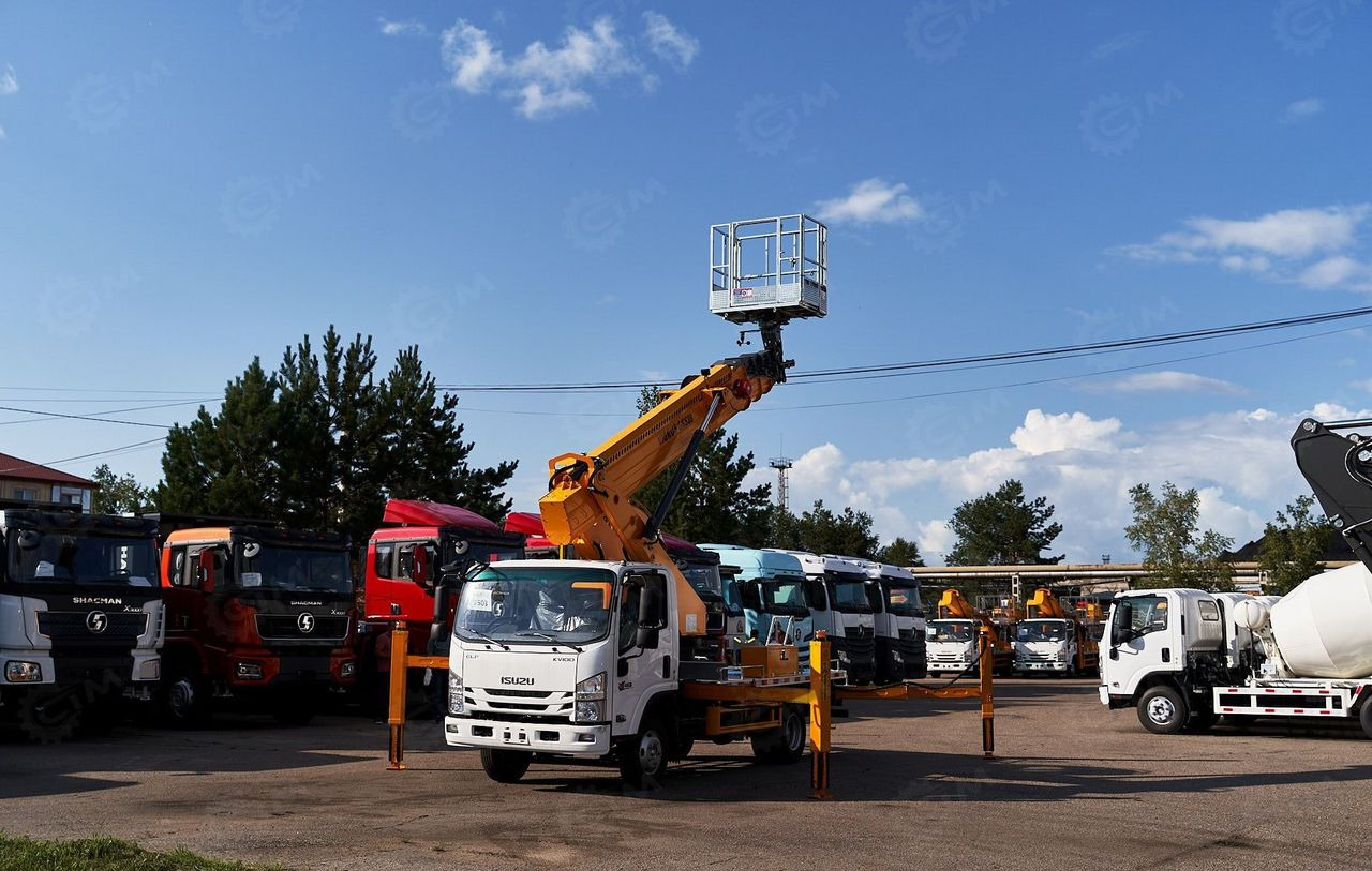 Новый Грузовик с подъемником Isuzu Elf: фото 36