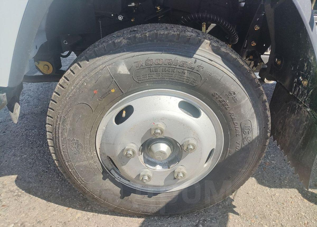 Новый Грузовик с подъемником Isuzu Elf: фото 22